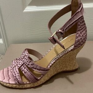 Donald J. Pliner Mauve Textured Wedges